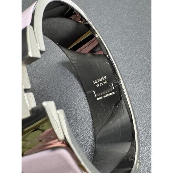 Hermes~Clic Clac H Bracelet in Pink Enamel with Silver Hardware LS(341902) - Picture 5 of 7